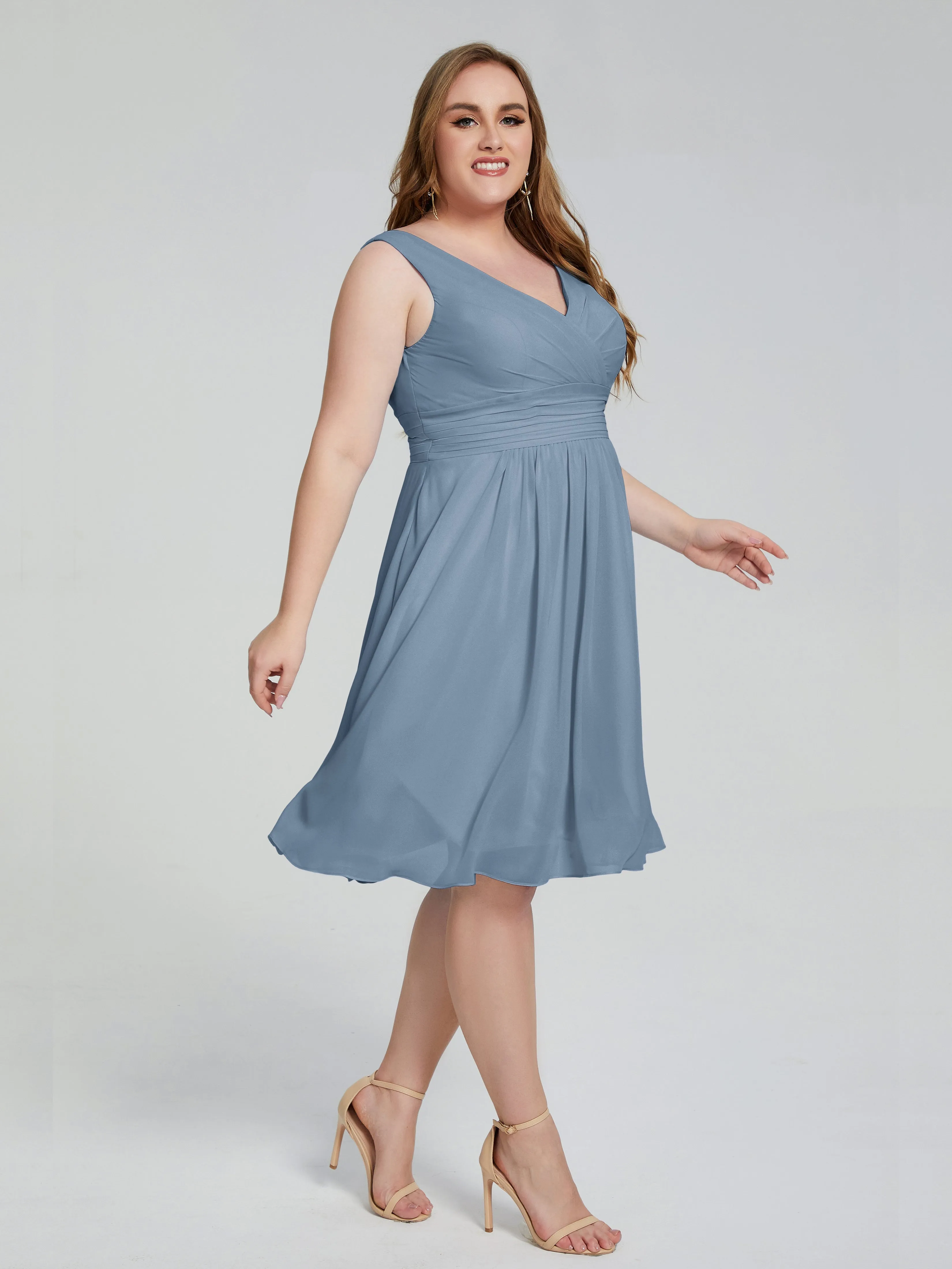 Callie Elegant Plus Size V-neck Chiffon Bridesmaid Dresses