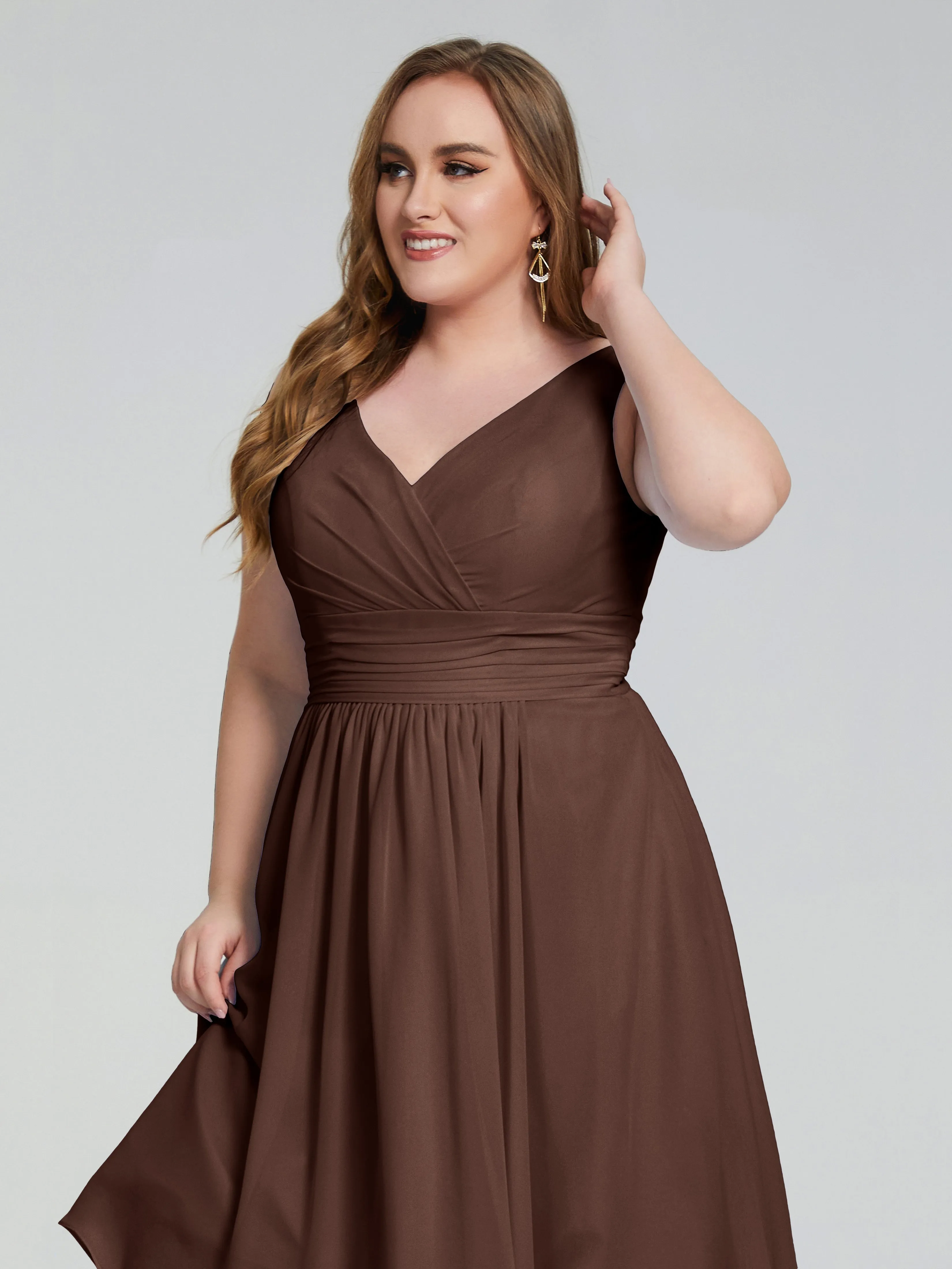 Callie Elegant Plus Size V-neck Chiffon Bridesmaid Dresses