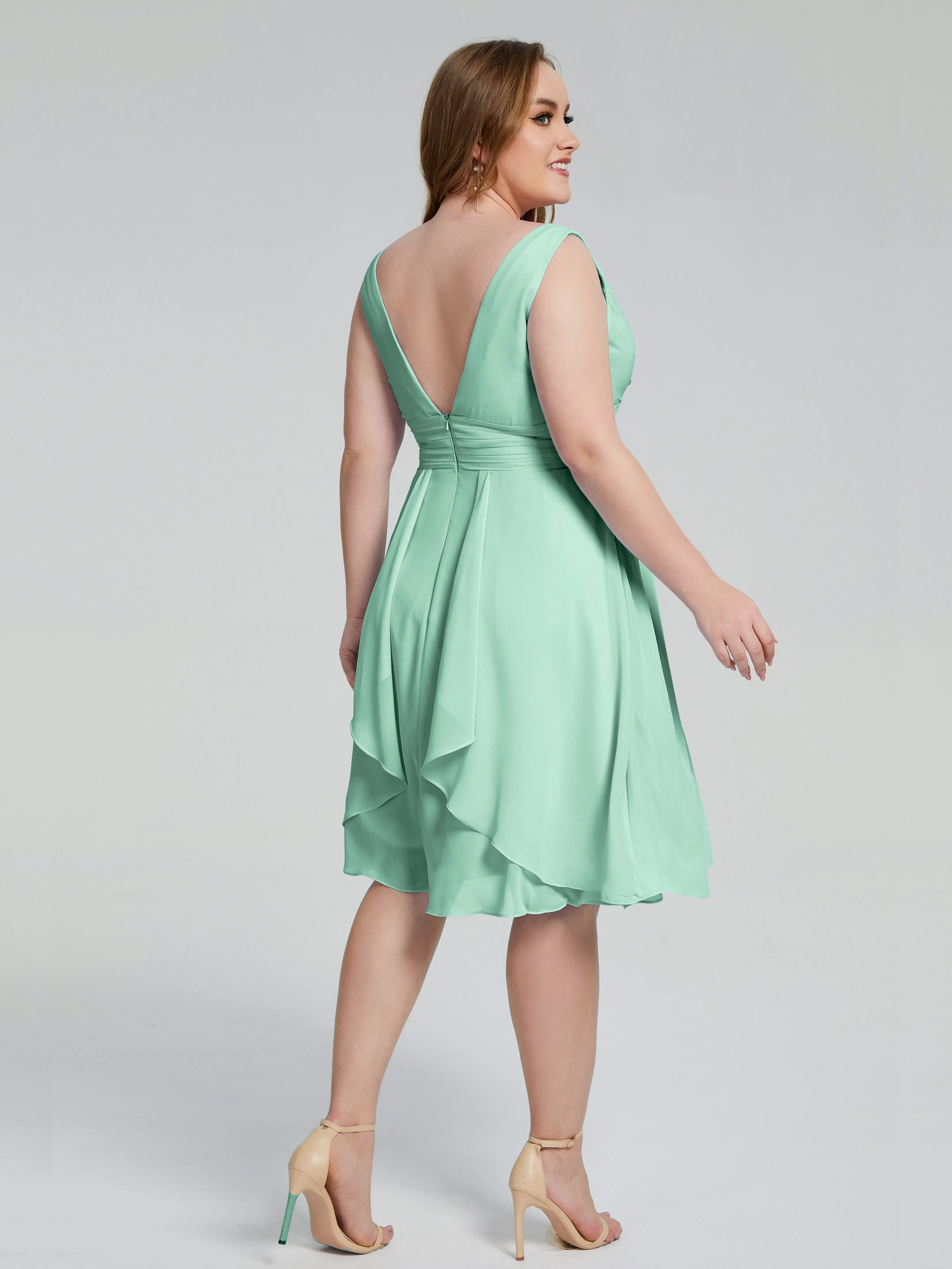 Callie Elegant Plus Size V-neck Chiffon Bridesmaid Dresses