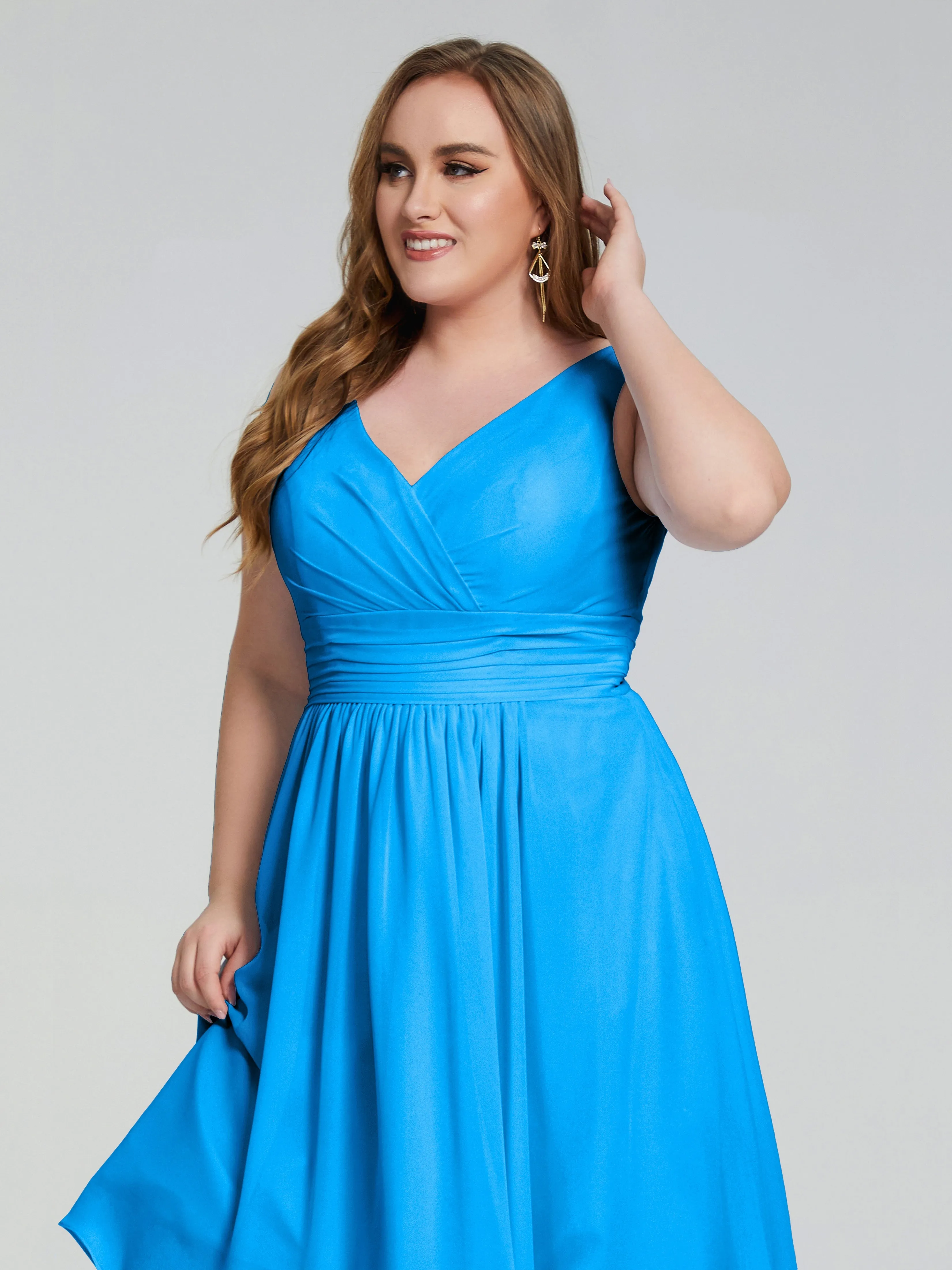 Callie Elegant Plus Size V-neck Chiffon Bridesmaid Dresses