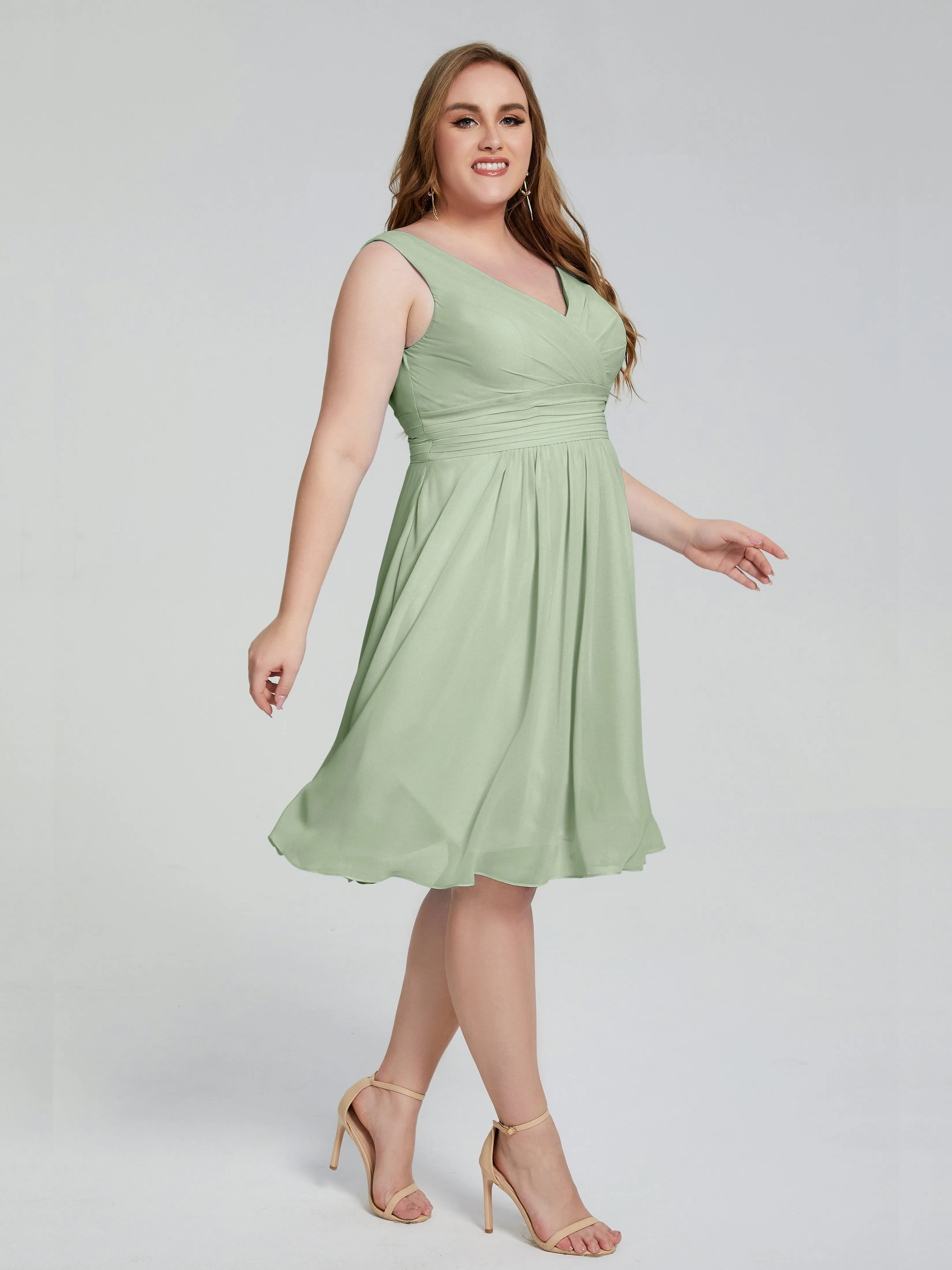 Callie Elegant Plus Size V-neck Chiffon Bridesmaid Dresses