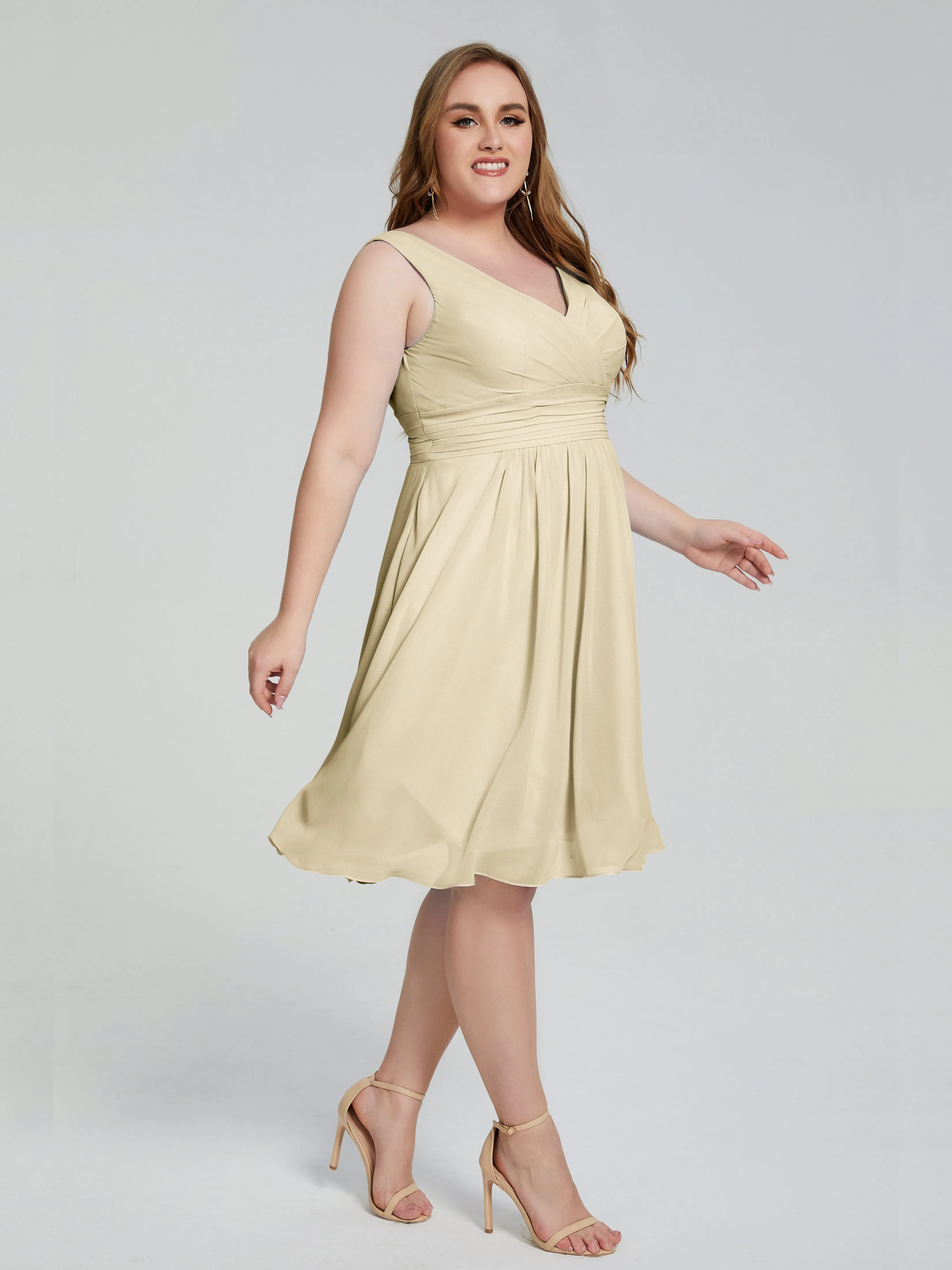 Callie Elegant Plus Size V-neck Chiffon Bridesmaid Dresses