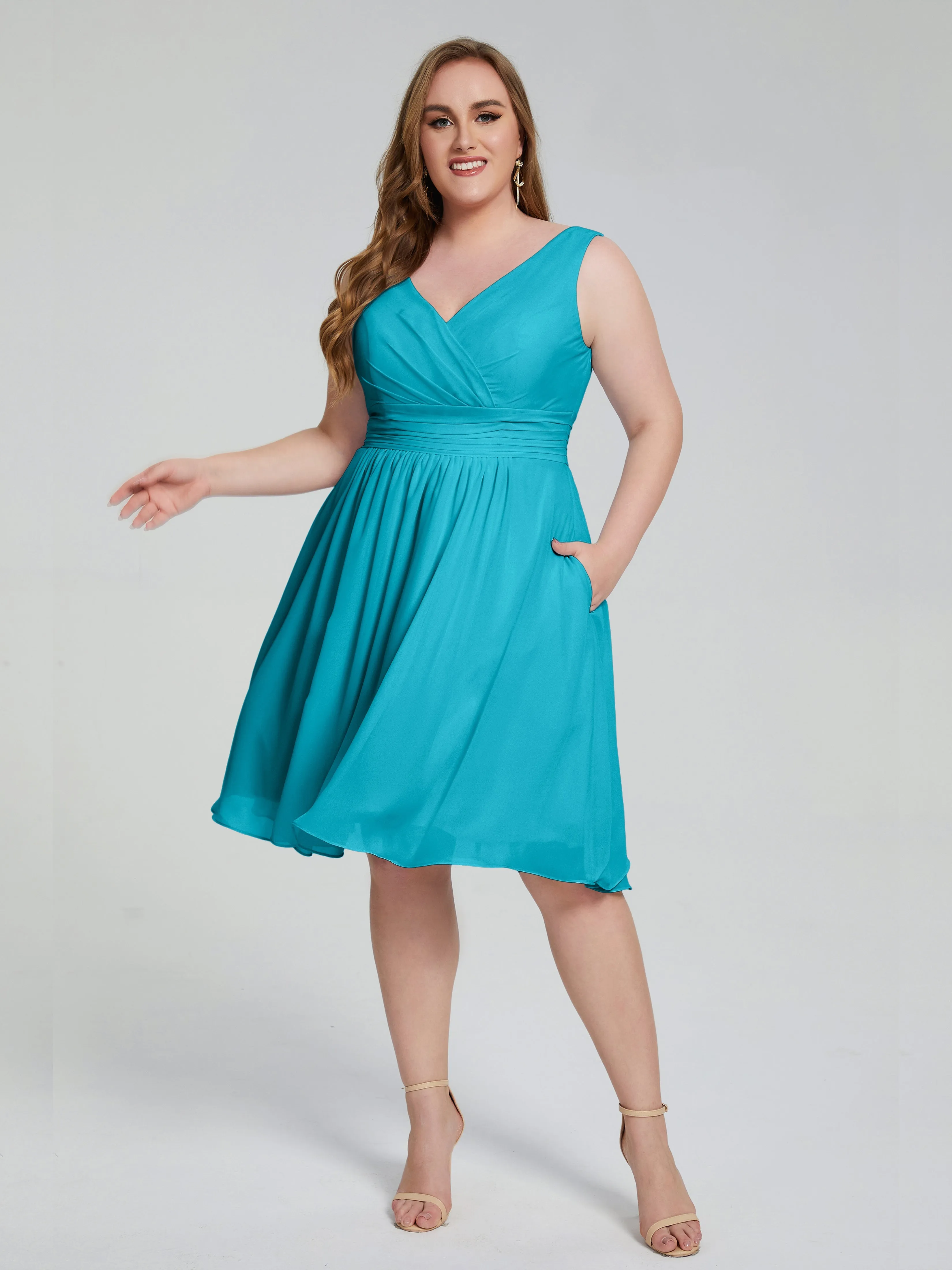 Callie Elegant Plus Size V-neck Chiffon Bridesmaid Dresses