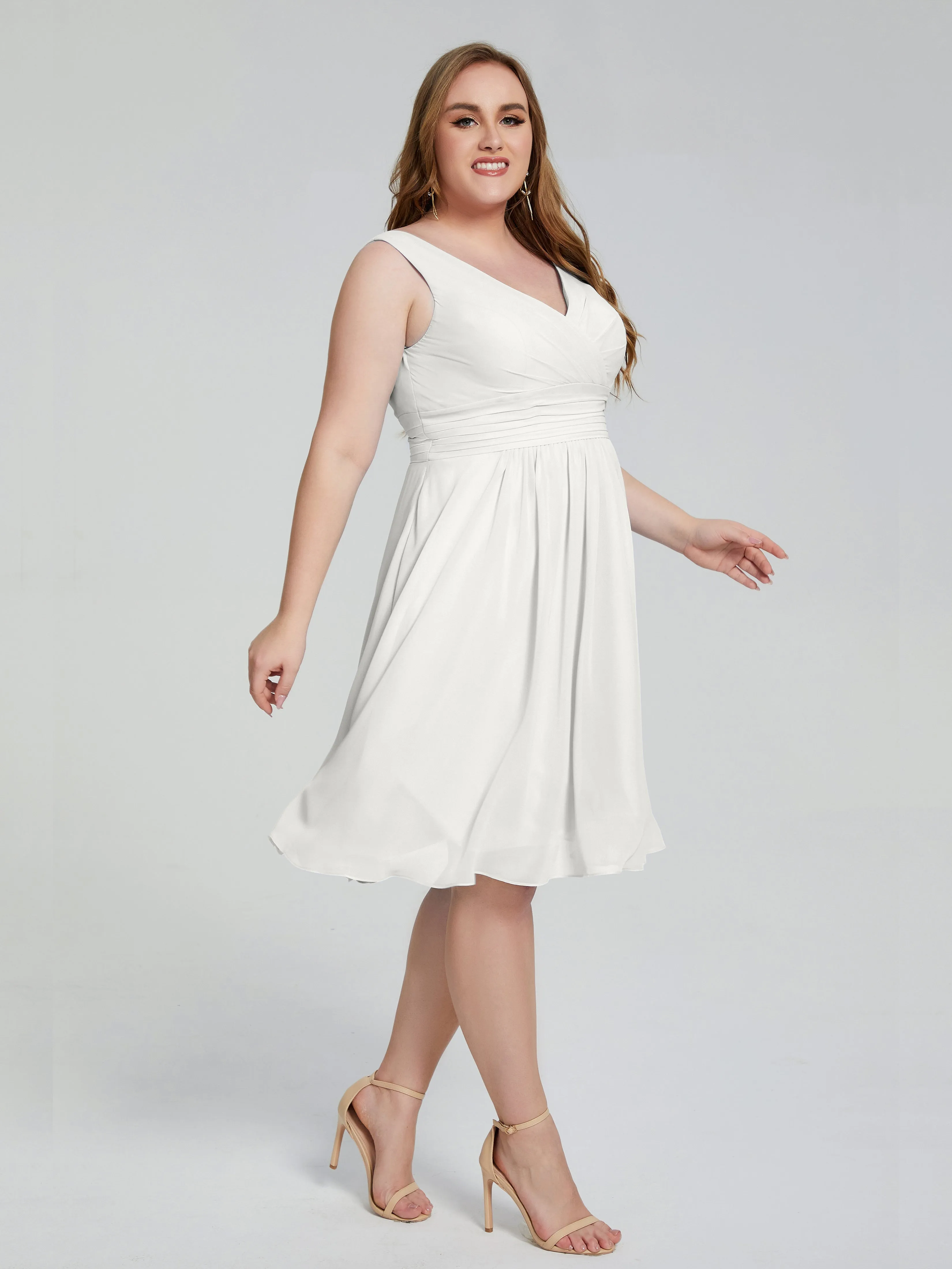 Callie Elegant Plus Size V-neck Chiffon Bridesmaid Dresses