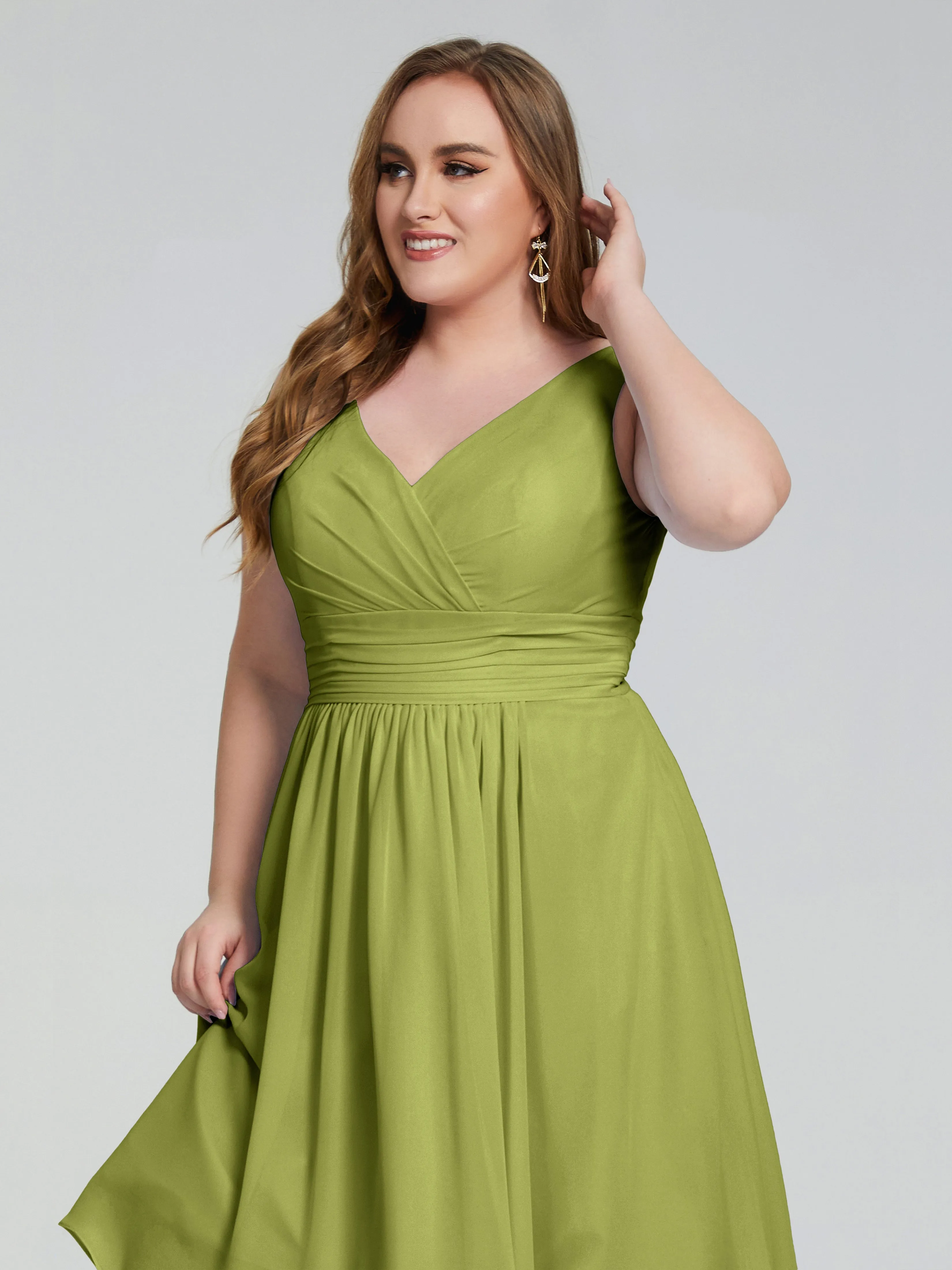 Callie Elegant Plus Size V-neck Chiffon Bridesmaid Dresses