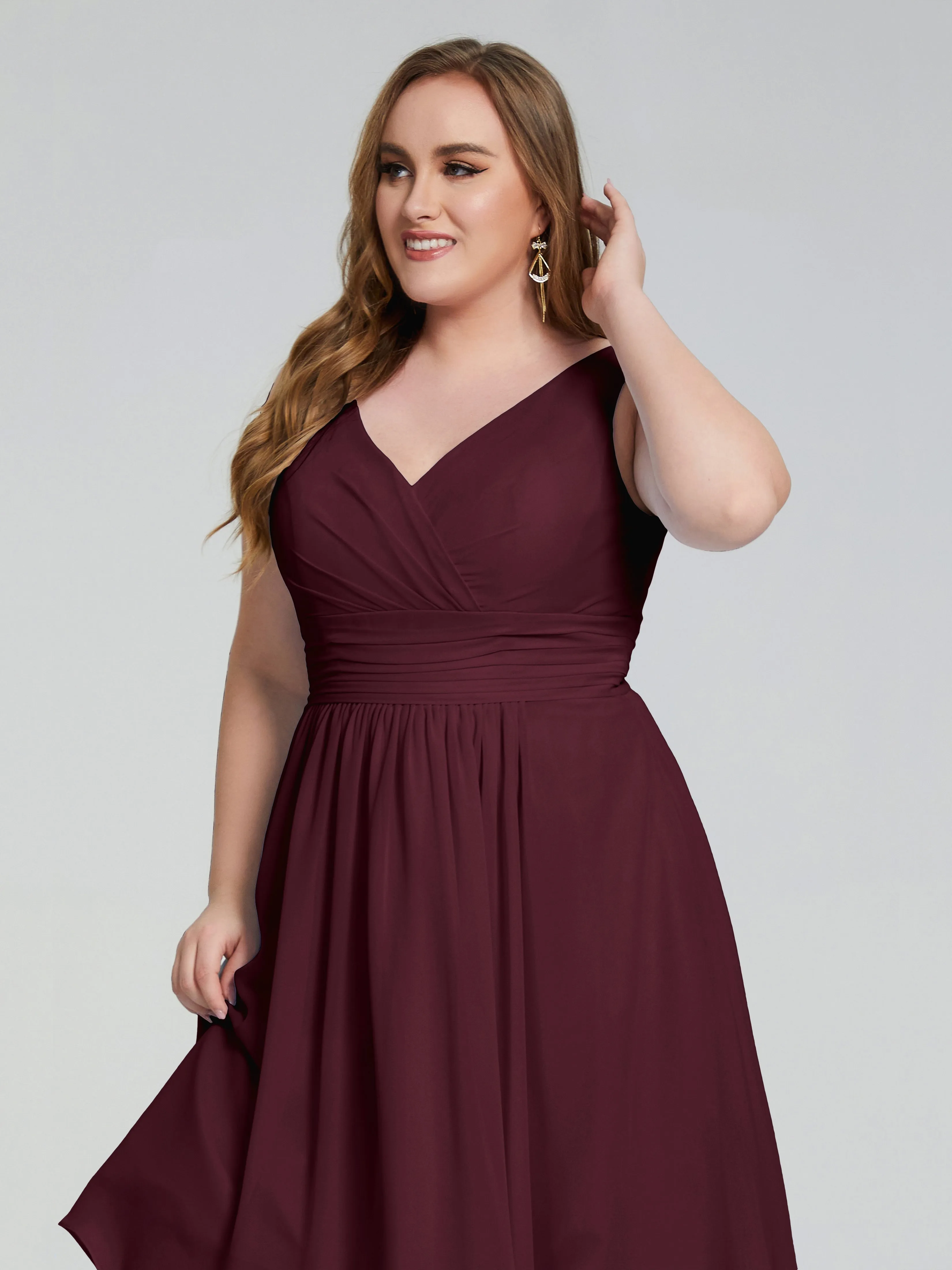 Callie Elegant Plus Size V-neck Chiffon Bridesmaid Dresses