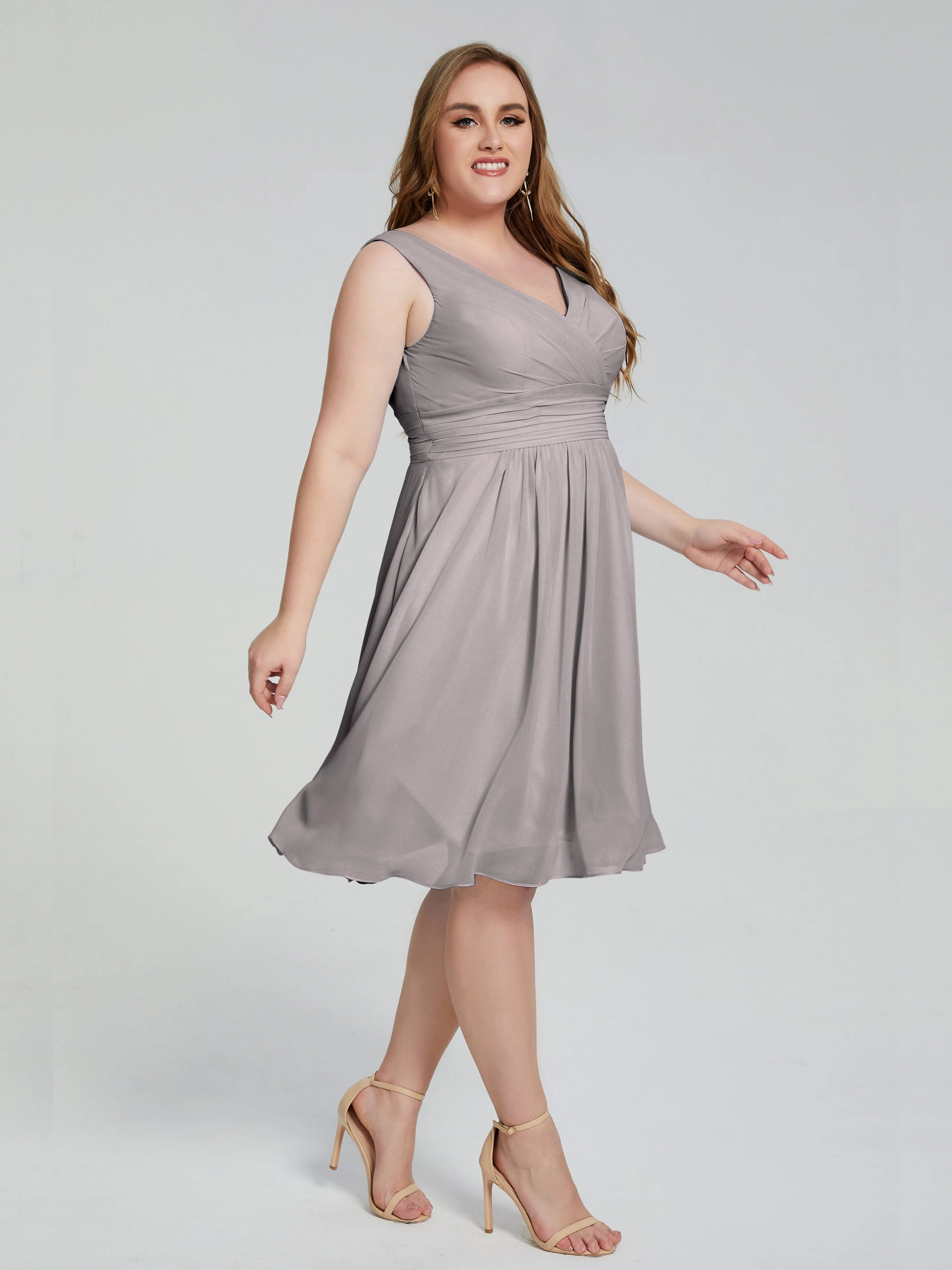 Callie Elegant Plus Size V-neck Chiffon Bridesmaid Dresses