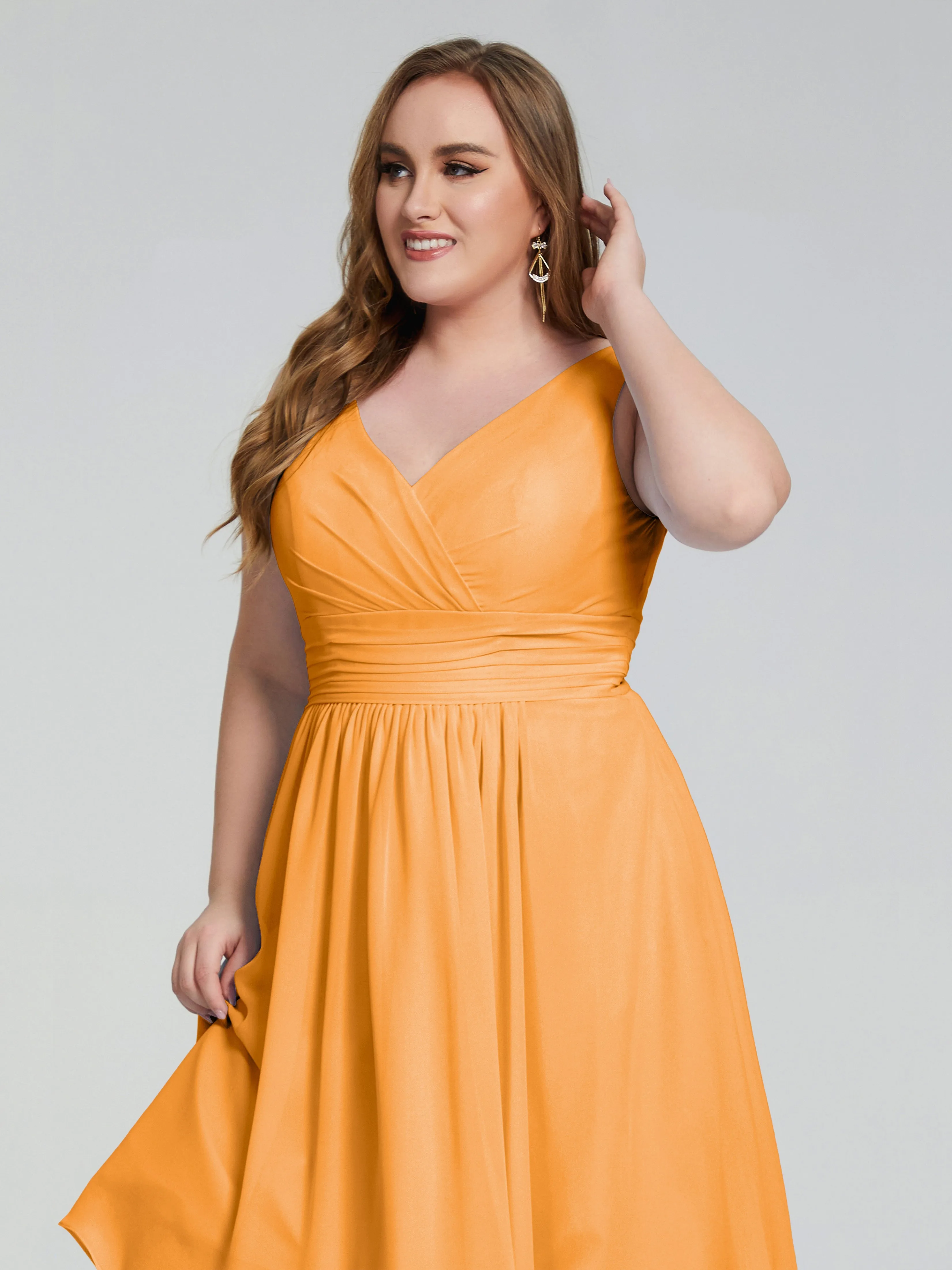 Callie Elegant Plus Size V-neck Chiffon Bridesmaid Dresses