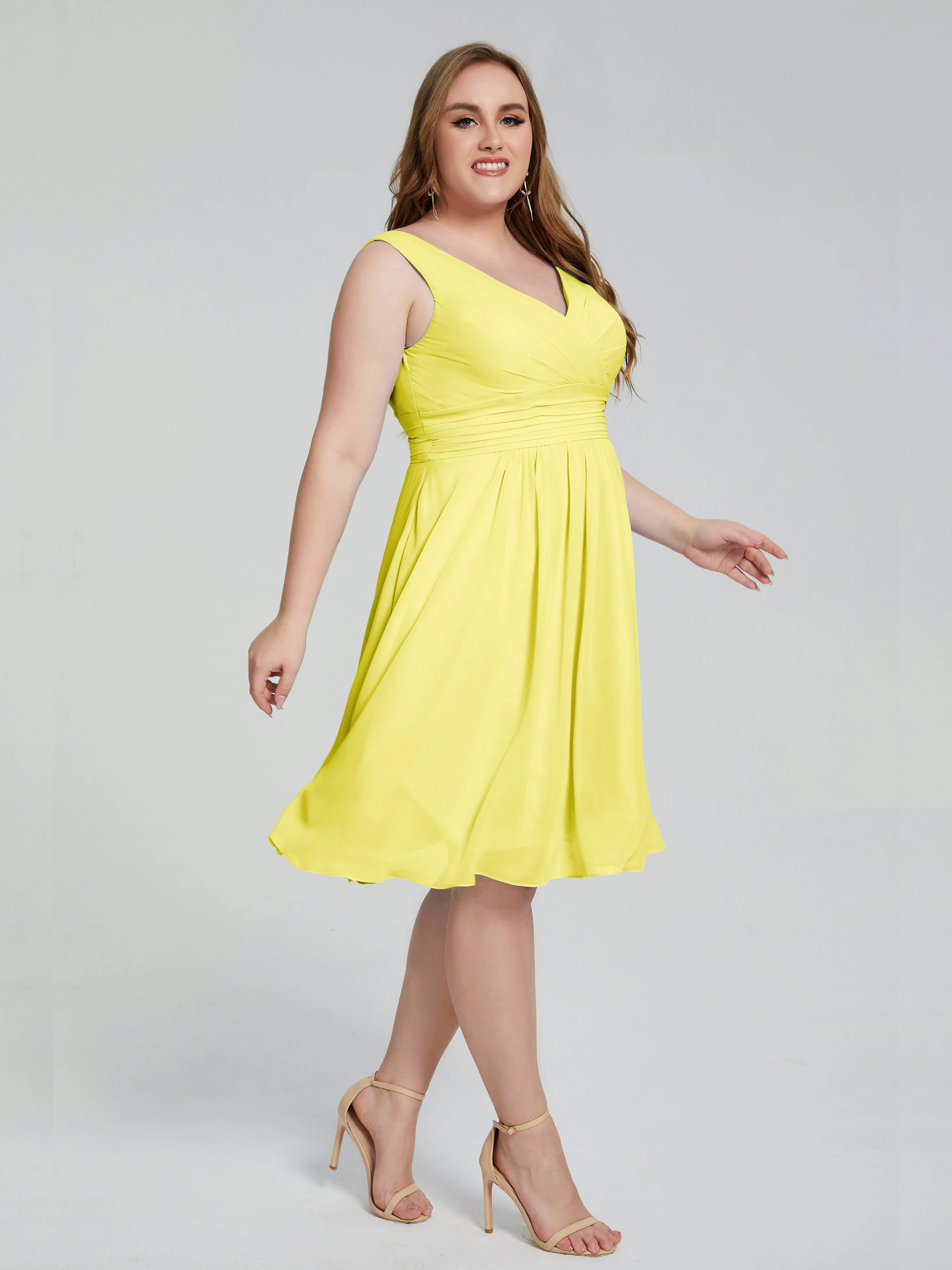 Callie Elegant Plus Size V-neck Chiffon Bridesmaid Dresses