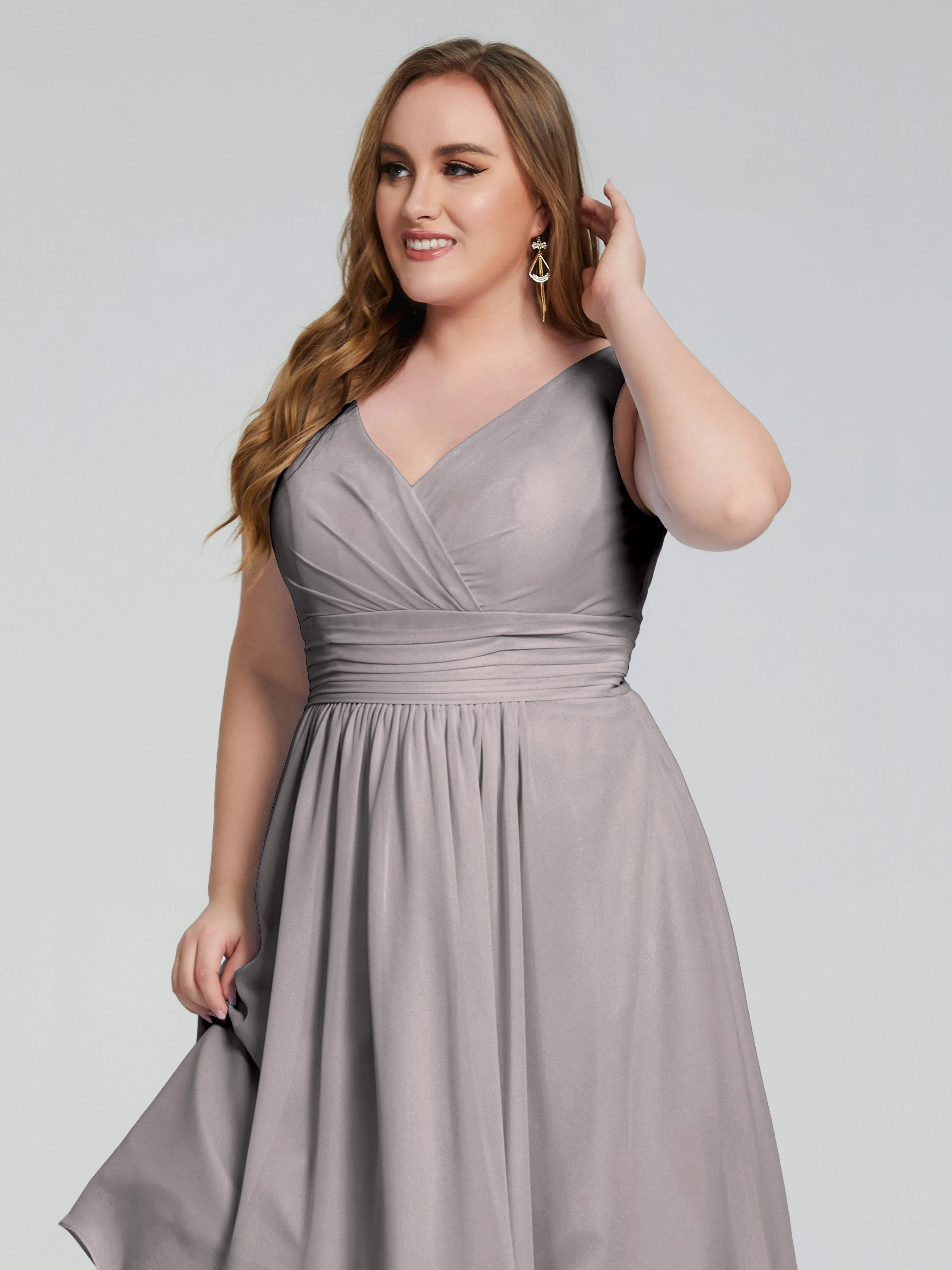 Callie Elegant Plus Size V-neck Chiffon Bridesmaid Dresses