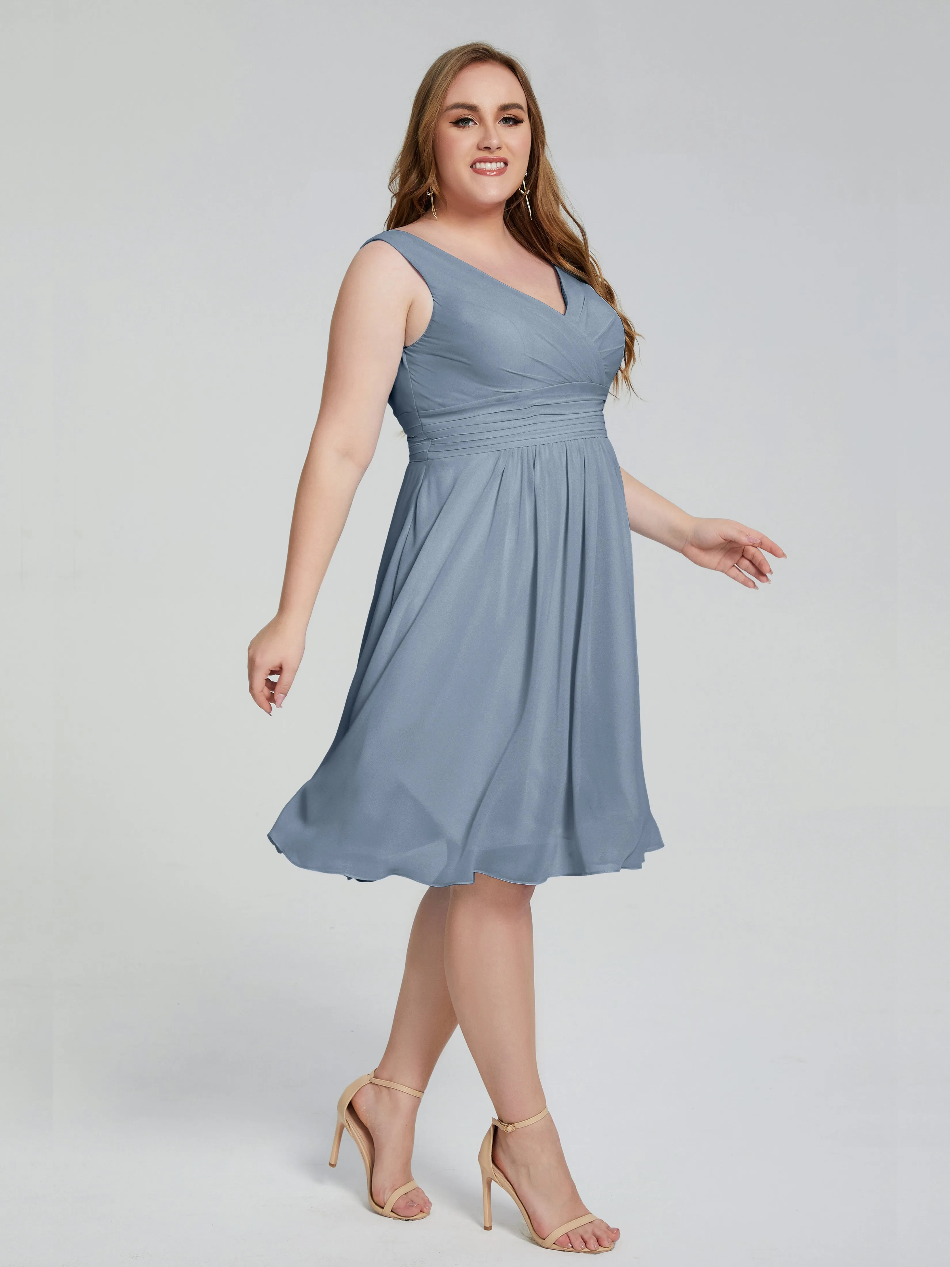 Callie Elegant Plus Size V-neck Chiffon Bridesmaid Dresses