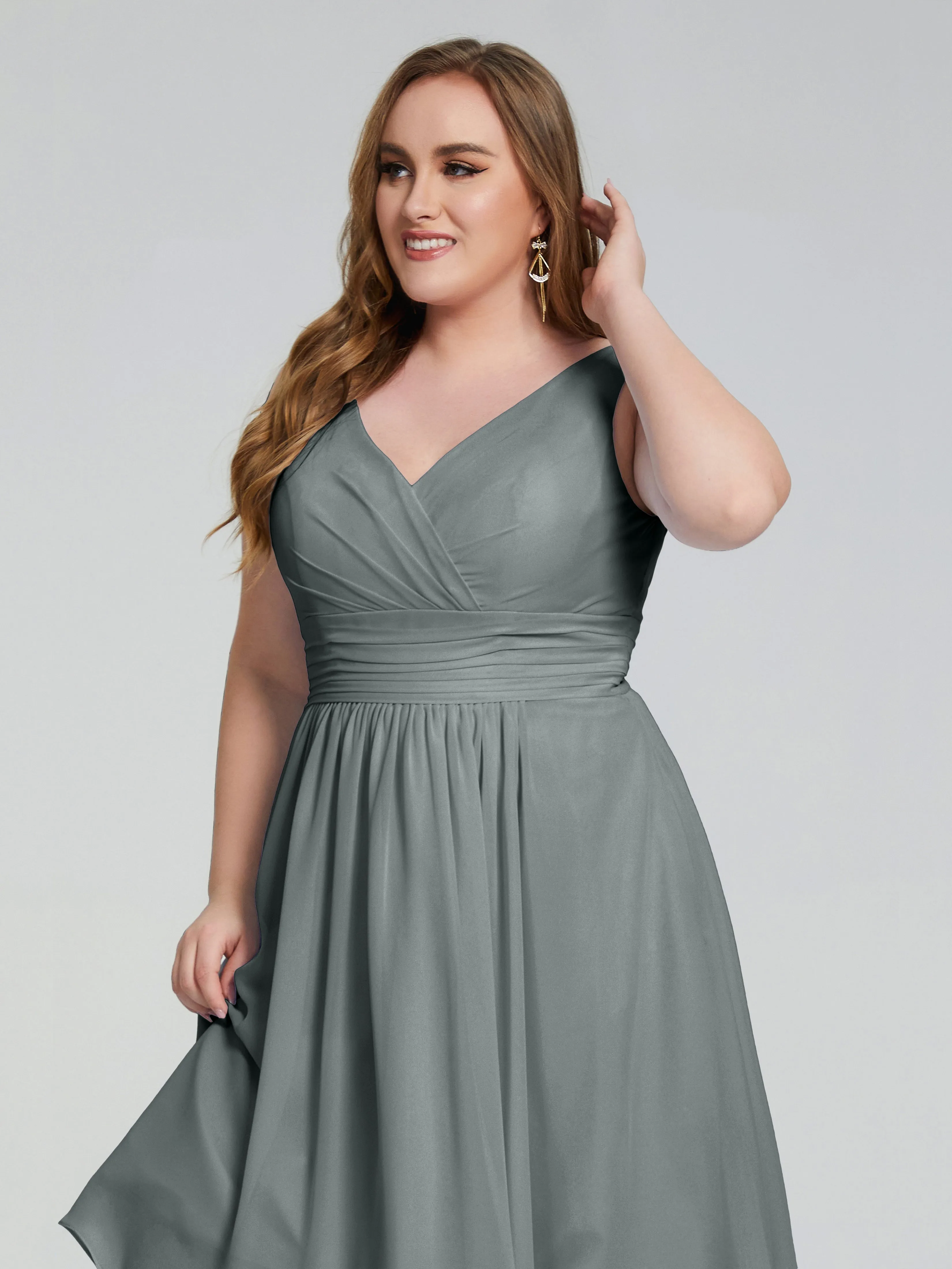 Callie Elegant Plus Size V-neck Chiffon Bridesmaid Dresses