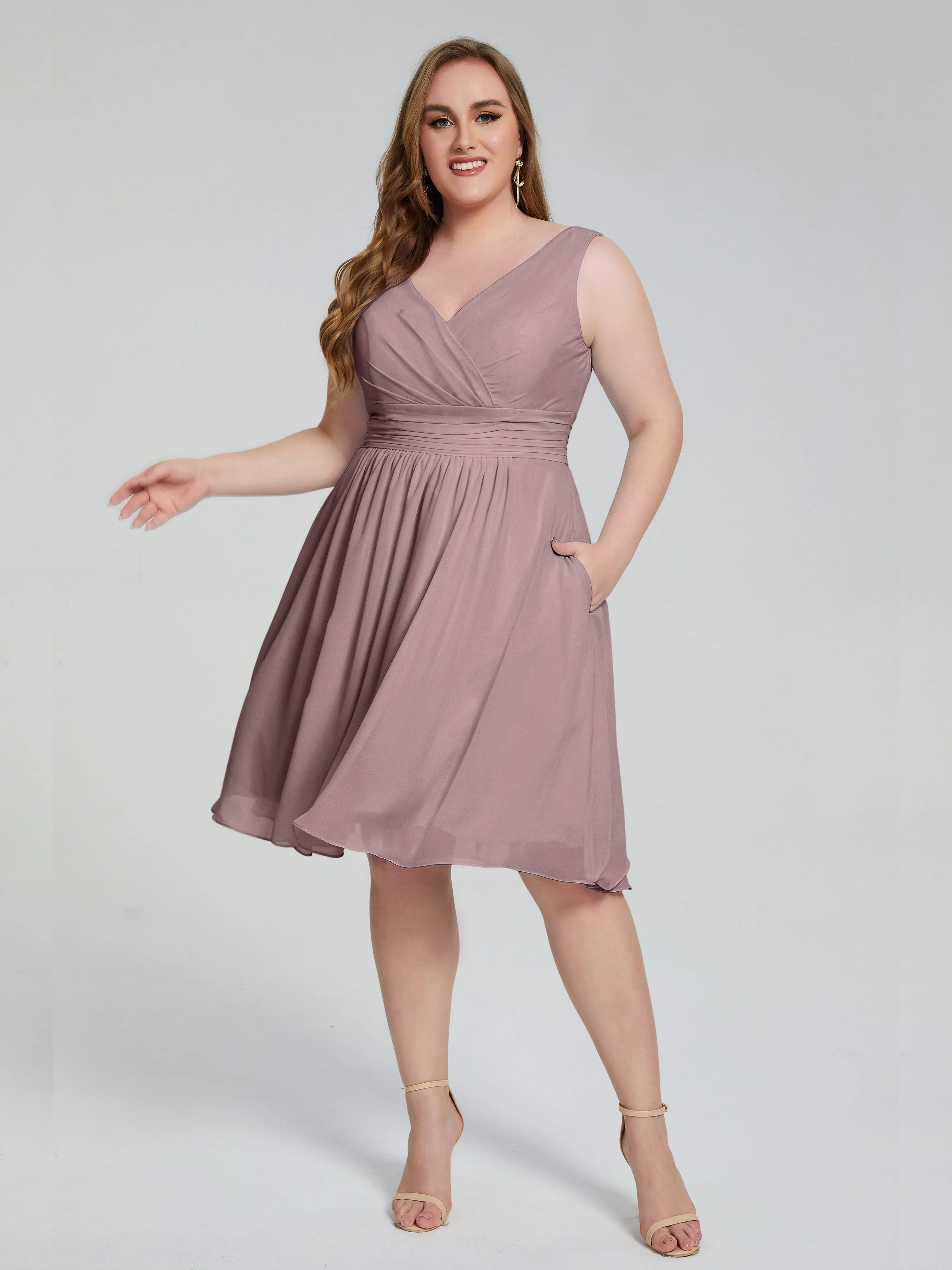 Callie Elegant Plus Size V-neck Chiffon Bridesmaid Dresses