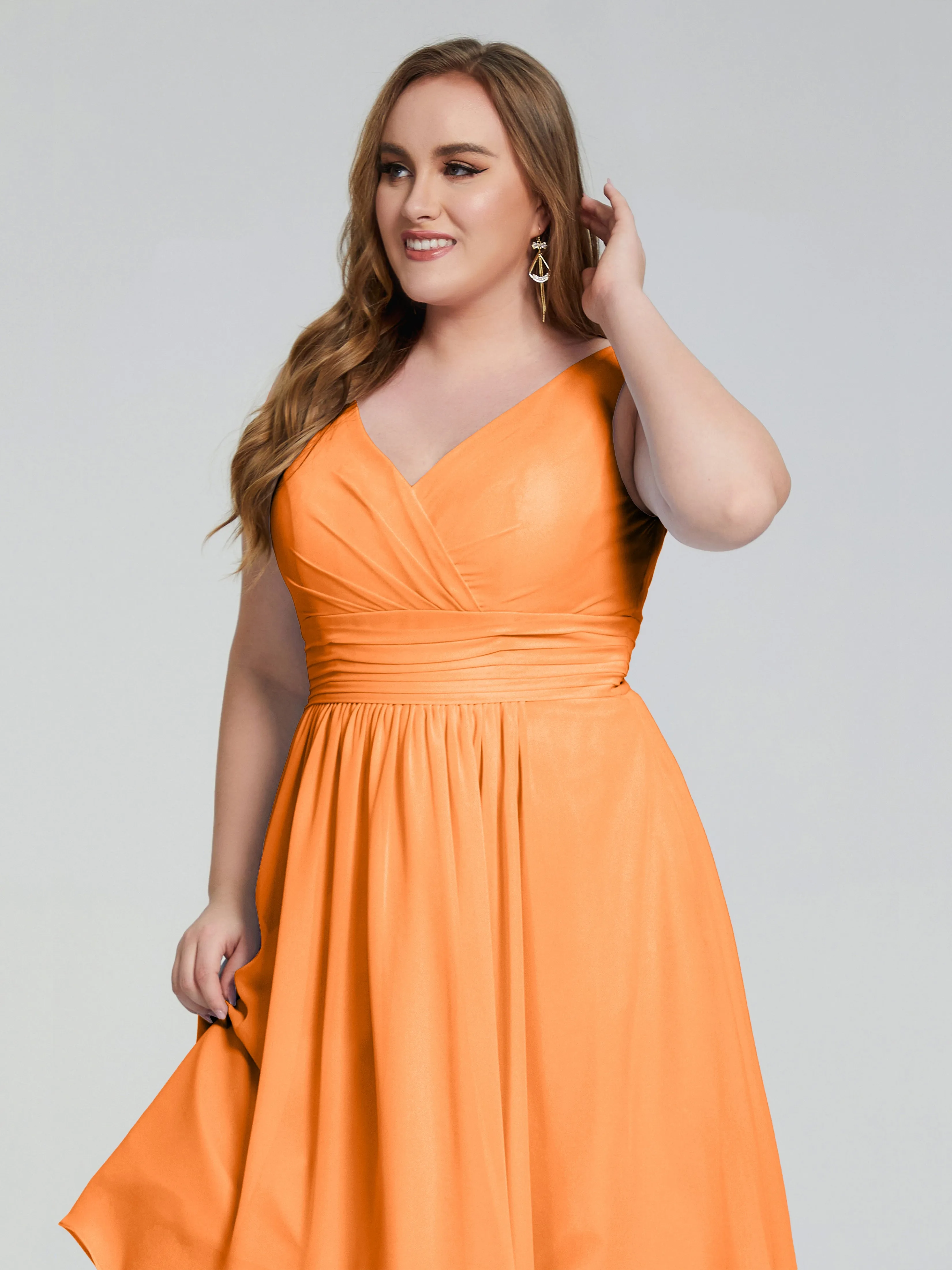 Callie Elegant Plus Size V-neck Chiffon Bridesmaid Dresses