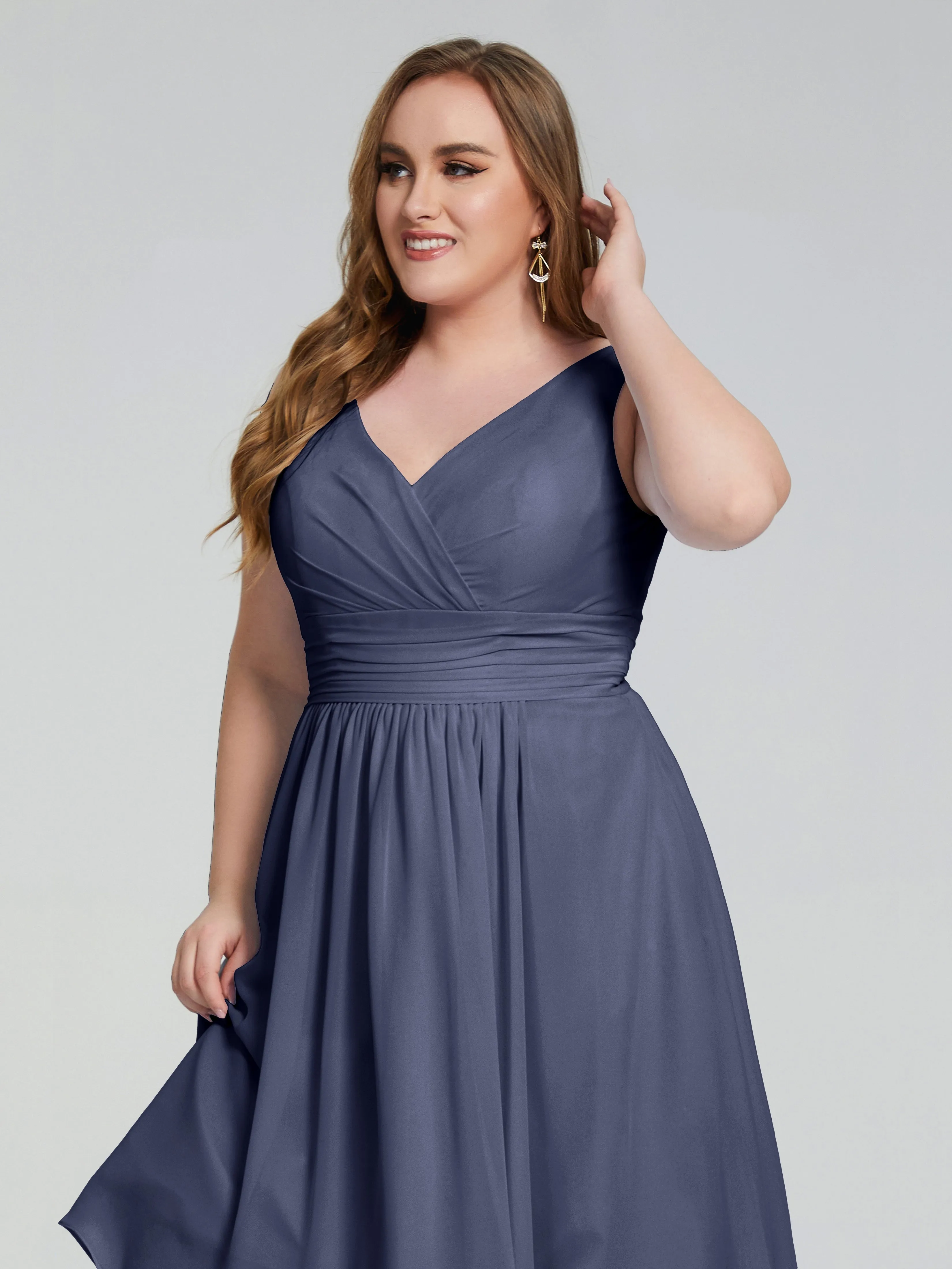 Callie Elegant Plus Size V-neck Chiffon Bridesmaid Dresses