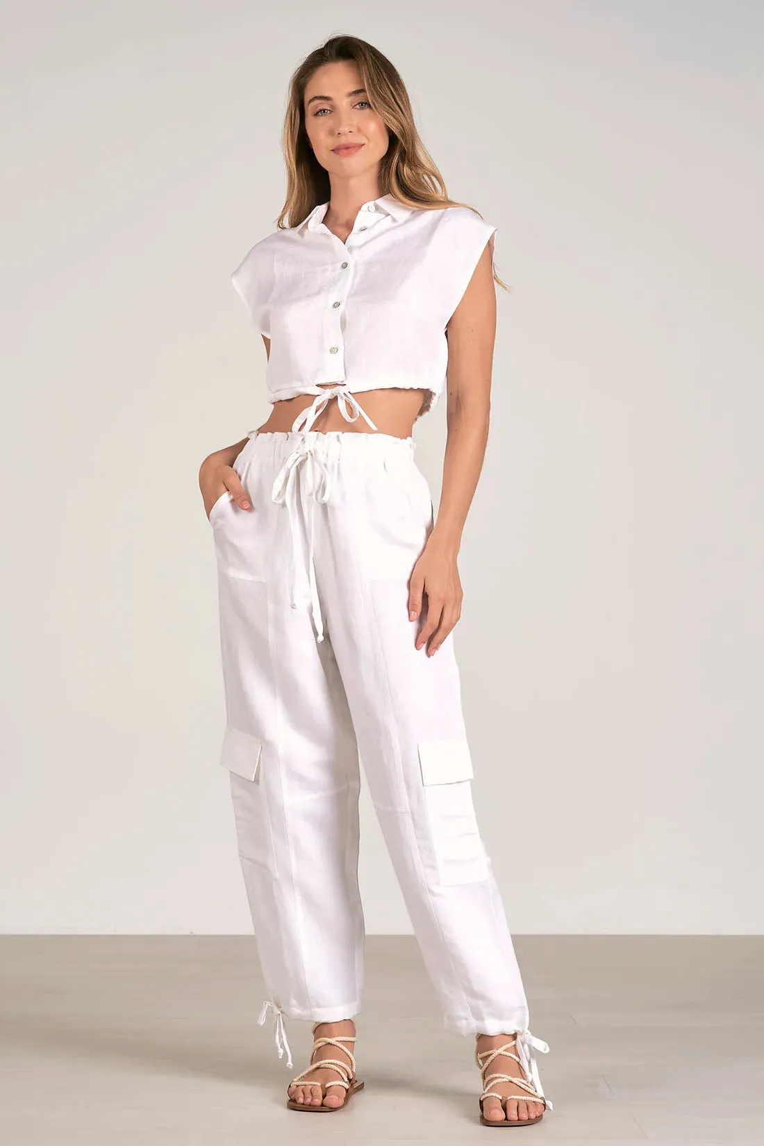 Elan Sleeveless Cropped Button Down Shirt